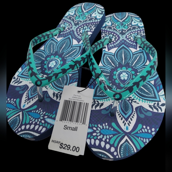 Vera Bradley Shoes - Vera Bradley Blue Island Medallion Flip Flops Women's Size Small NWT